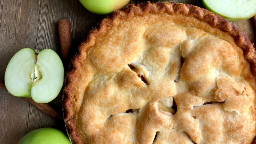 Apple pie. Pie crust.