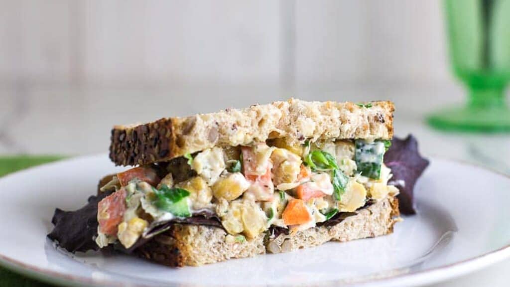 vegan-low-FODMAP-CHICKPEA-Salad-as-a-sandwich-on-LOFO-bread.
