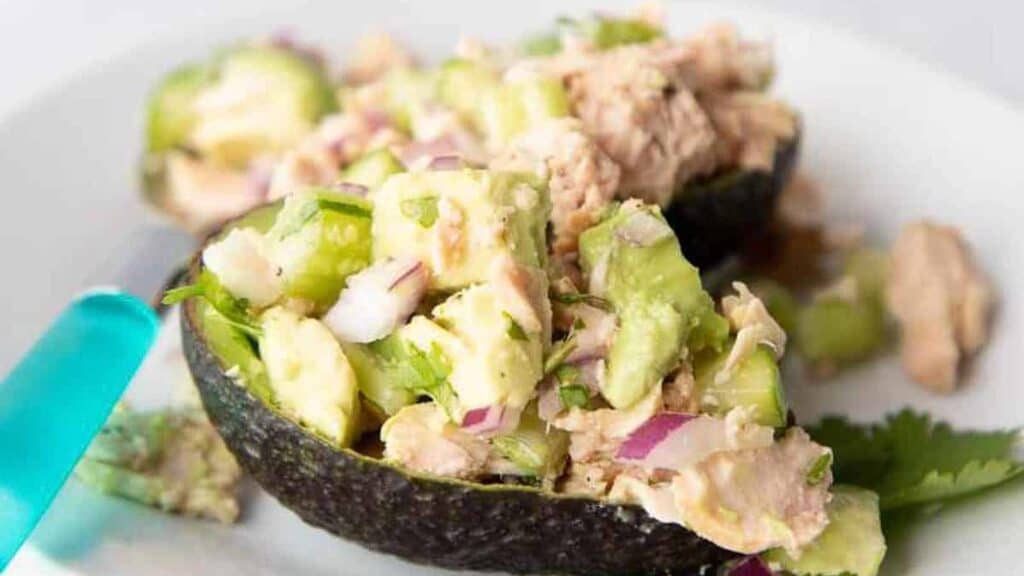 avocado-tuna-salad-boats.