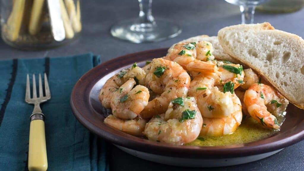 shrimp-scampi-in-a-brown-plate.