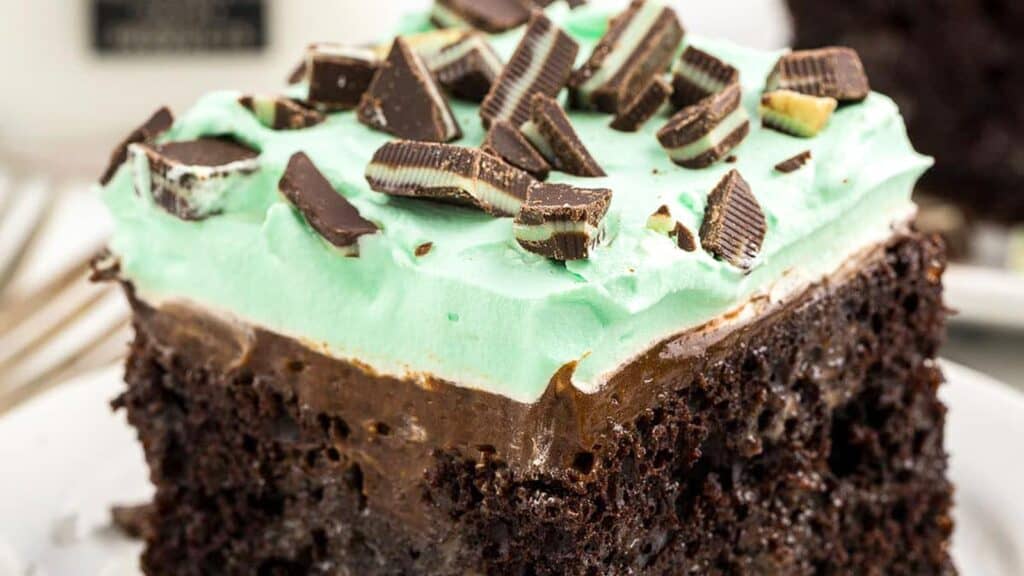 Chocolate-Mint-Poke-Cake-35hero.