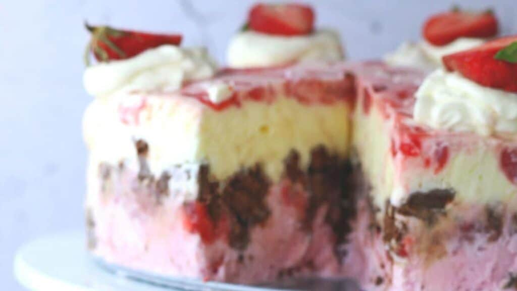 Strawberry-Ice-Cream-Cake-5-1024x1536.