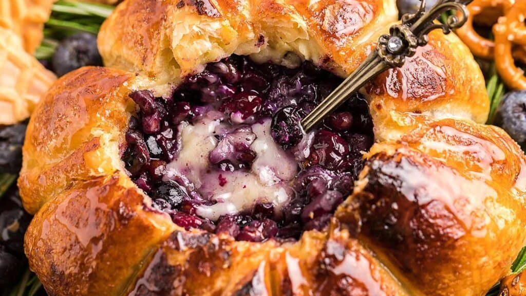 air_fryer_blueberry_brie_pastry_and_dip_appetizer_bella_bucchiotti_37.