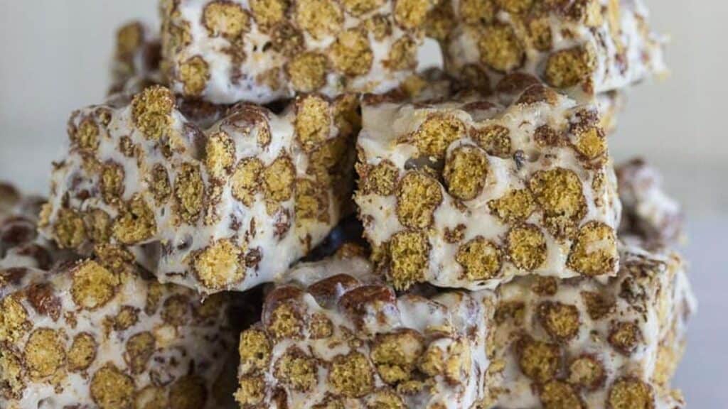 closeup-of-Chocolate-Toasted-Marshmallow-Treats-on-white-background.