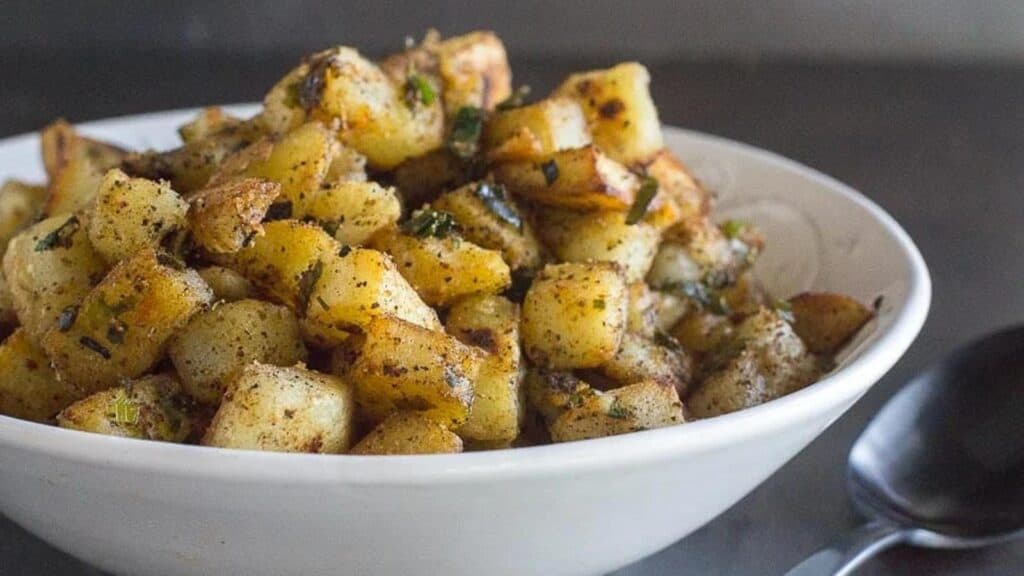 crispy-low-FODMAP-home-fries-in-white-bowl.