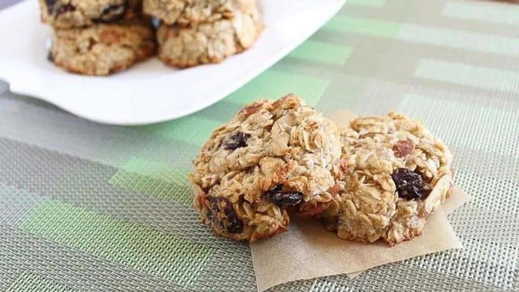 healthy-breakfast-cookies-with-almonds.jpg.