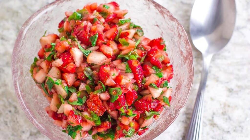 overhead-strawberry-salsa-in-glass-dish
