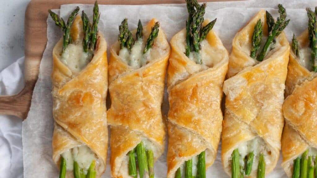 prosciutto-asparagus-puff-pastry-1.