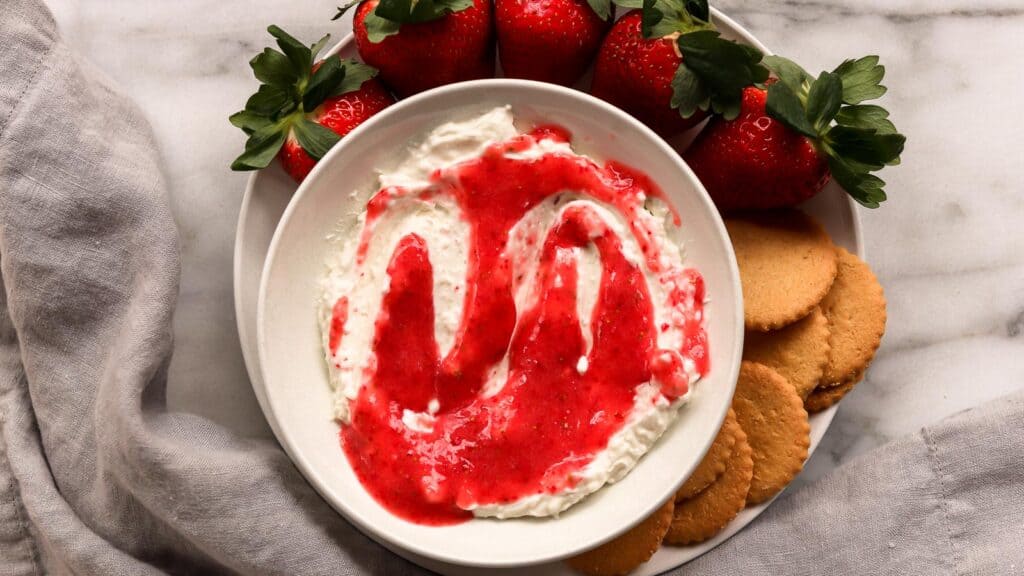 strawberry-cheesecake-dip-1-1.