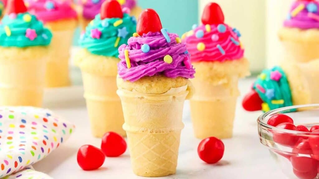 mini_cone_cupcakes_recipe_036.