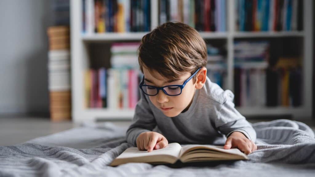 Child reading. 