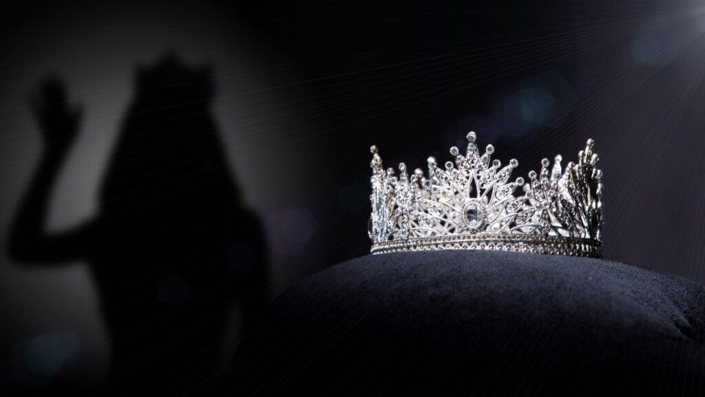 tiara crown.