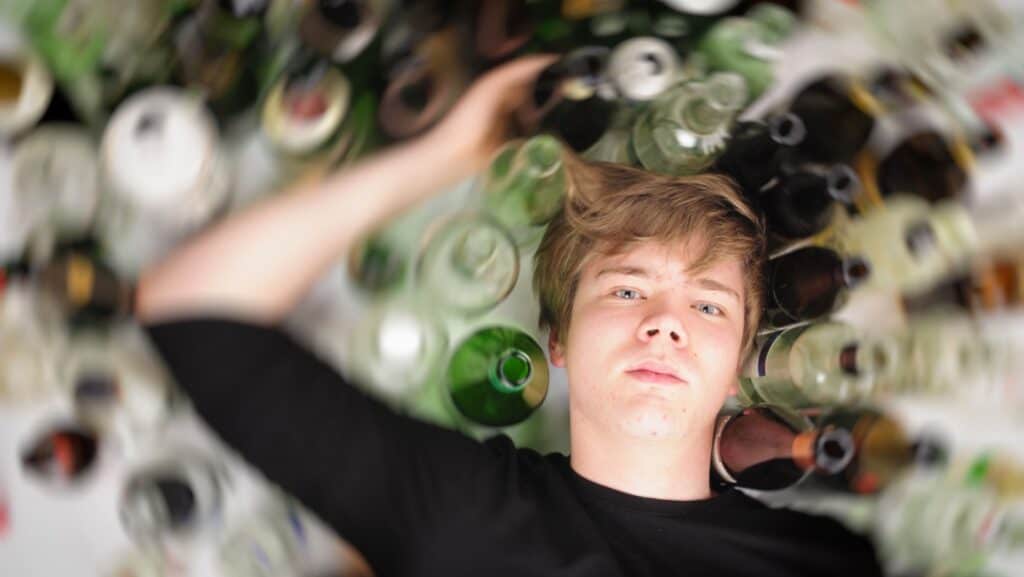 teen drinking.