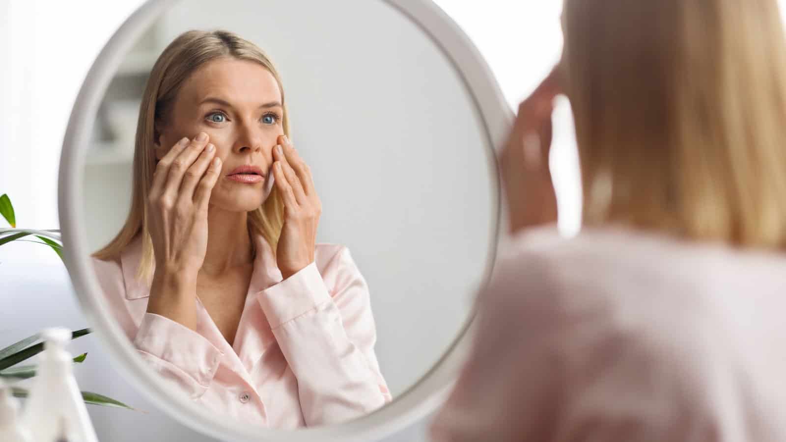 12 Common Behaviors of Women Struggling with Self-Acceptance