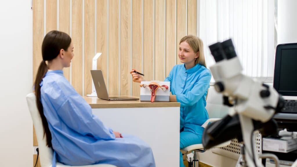 Gynocologist explains hysterectomy.