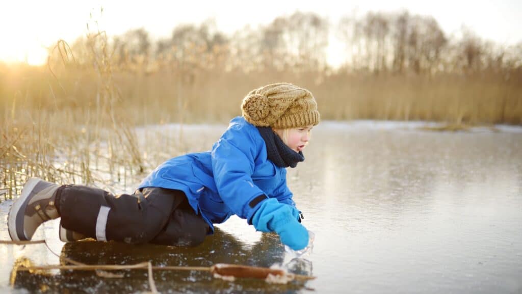 child on ice. 