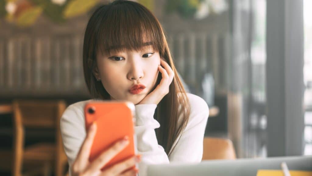 dating app. selfie.
