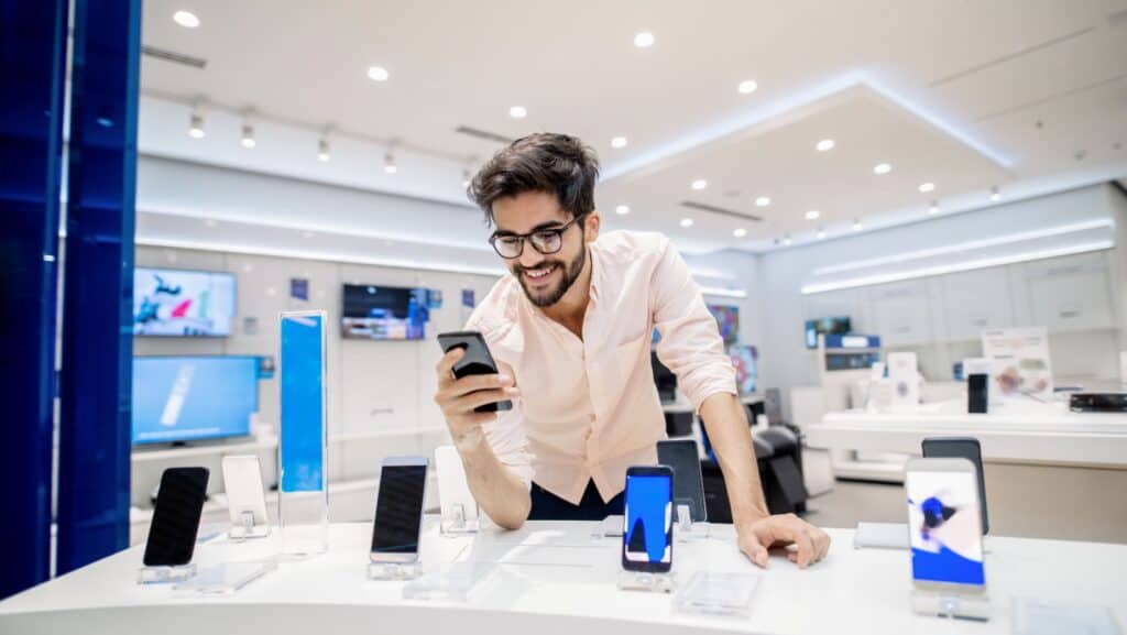 man buying a smartphone.