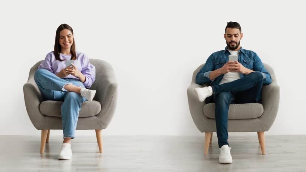 people on phone.