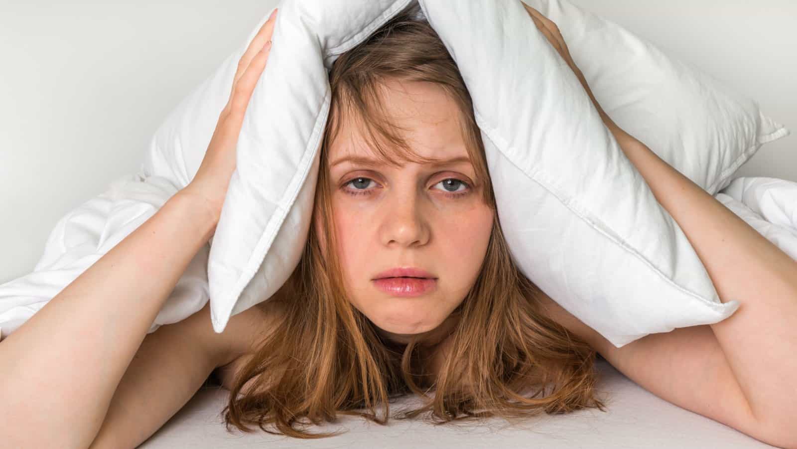 What Is Cognitive Shuffling? The Simple Sleep Trick to Calm a Racing Mind
