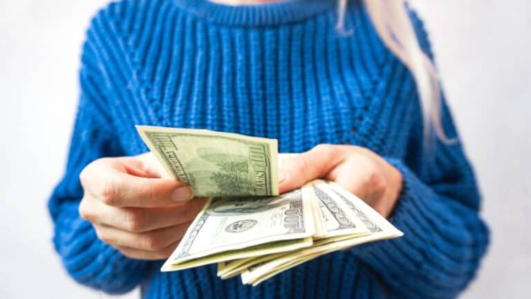 10 Smart Stratagies for Women:Retire Comfortably With Less Than $1 Million