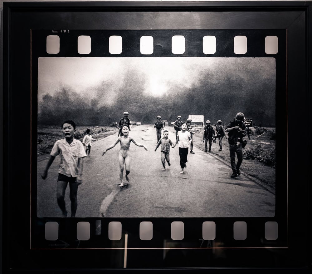 A,Powerful,Photograph,Displayed,At,The,War,Remnants,Museum,In