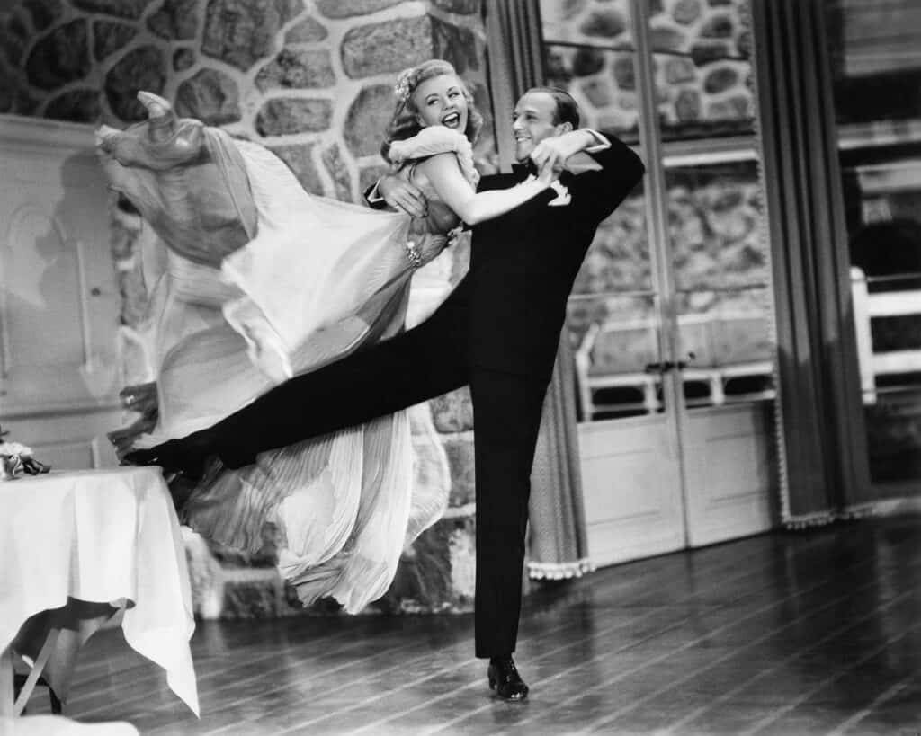 Ginger_Rogers_&_Fred_Astaire_by_John_Miehle_3.