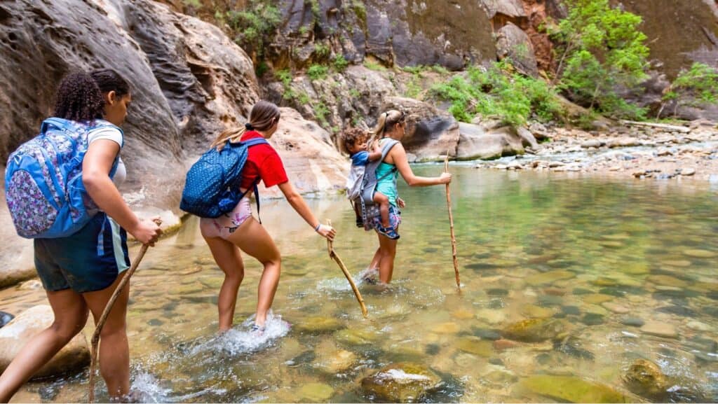 group hiking in Zion park.