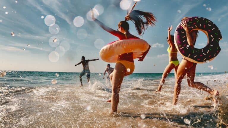 summer vacation. Ocean. Swimming.