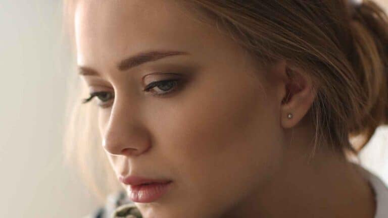 12 signs a woman may be unhappy in her marriage