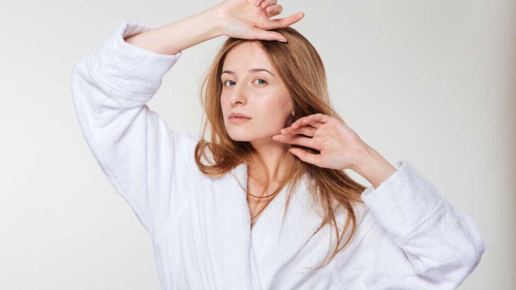 15 Everyday Habits That Secretly Age You