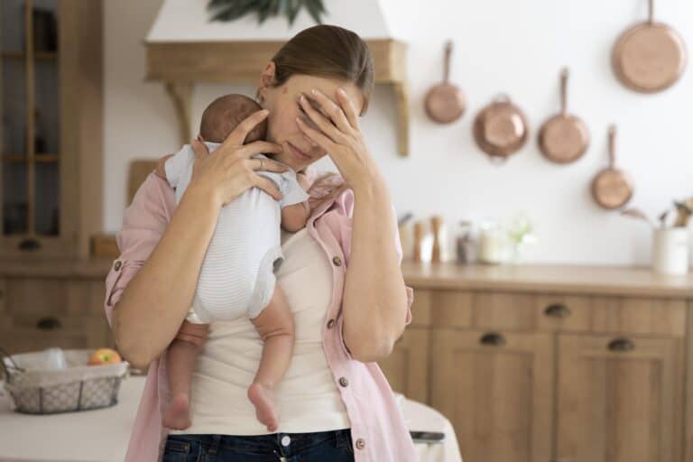 11 truths about the early years of motherhood that can frighten new moms