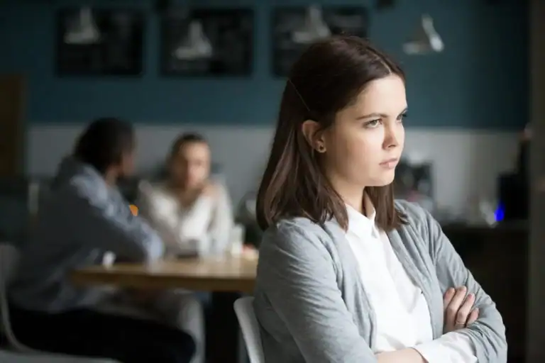 12 Common Challenges That Contribute to Women Facing Loneliness