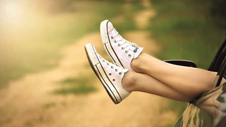 14 timeless fashion trends women still love in 2025