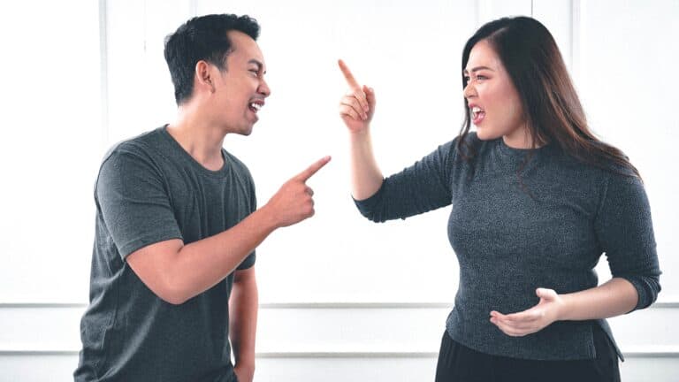 14 relationship red flags you should never ignore