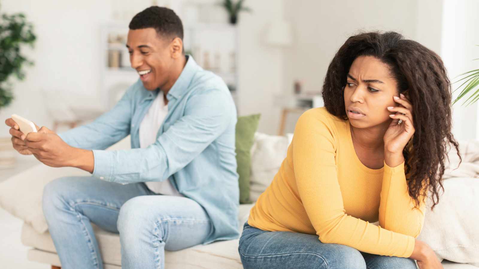 Ways Narcissists Act Differently Behind Closed Doors
