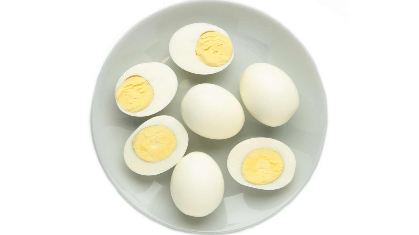 8 Foods That Turn Toxic When Microwaved