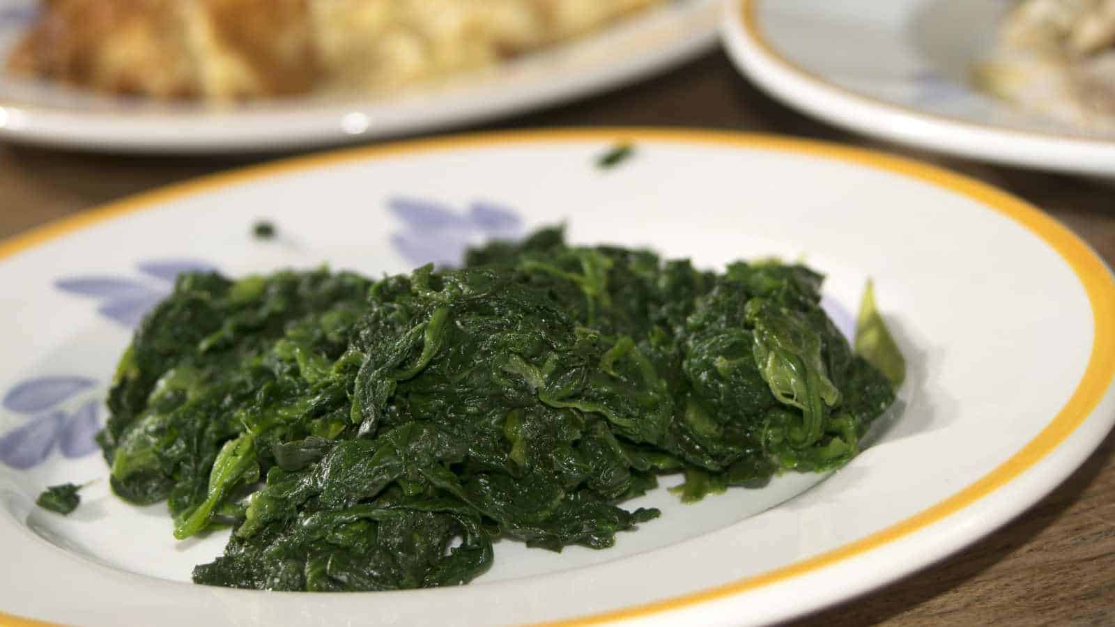 8 Foods That Turn Toxic When Microwaved