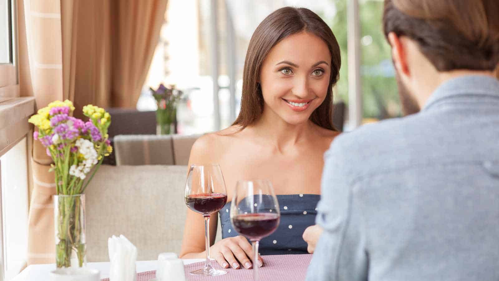 Nonverbal Cues Women Use That Most Men Miss