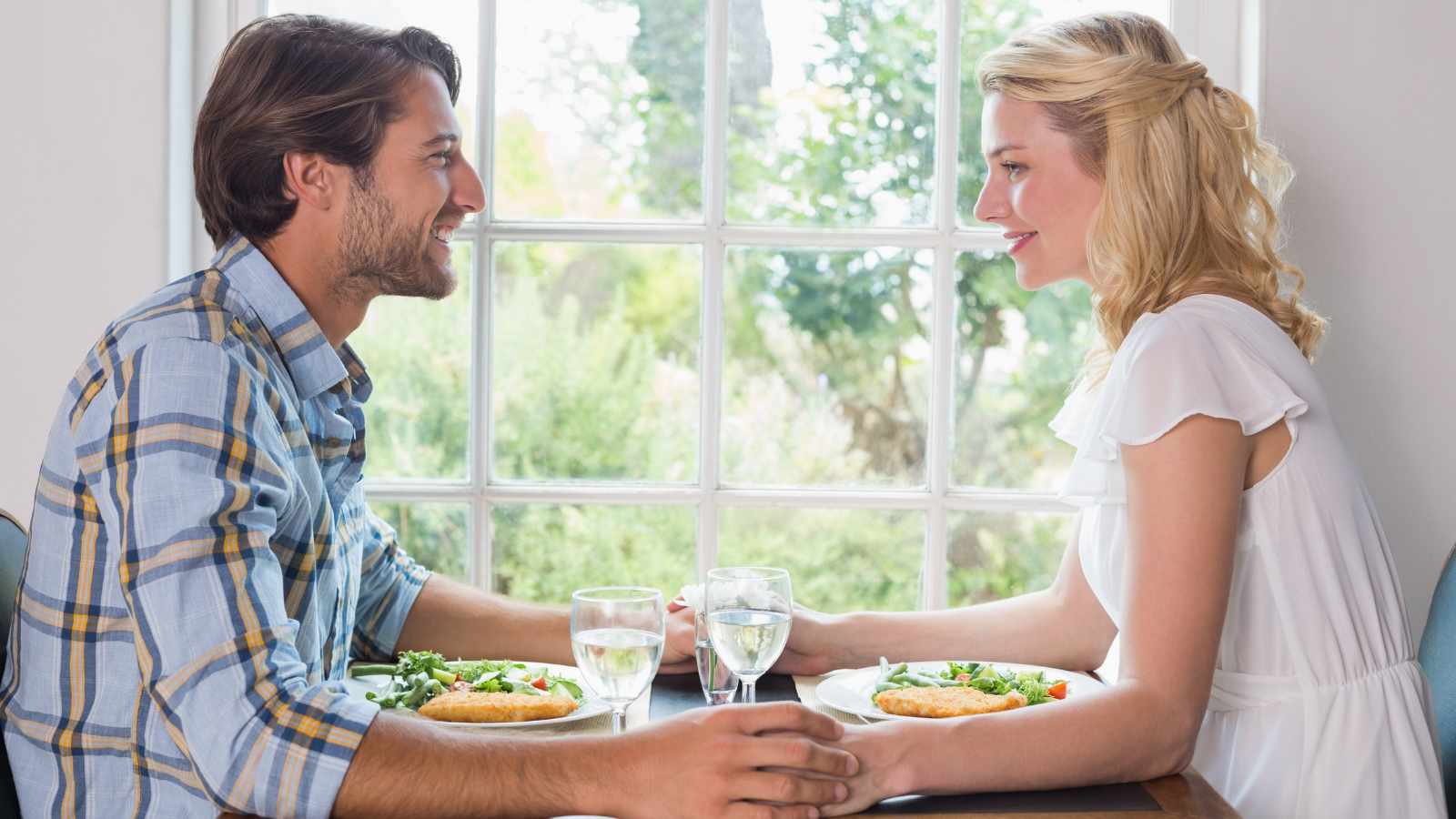 Things Women Love to Hear on a First Date