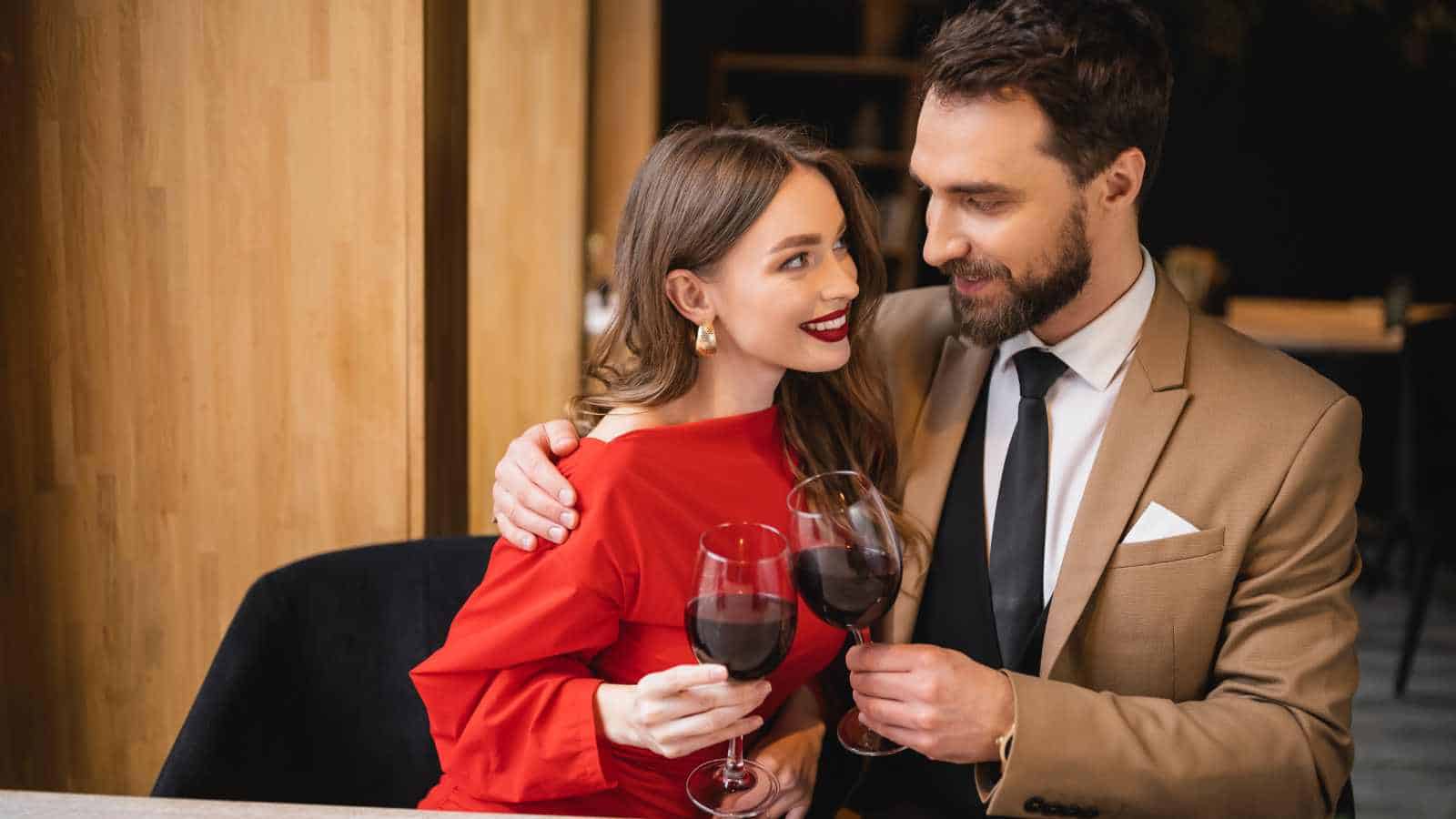 Nonverbal Cues Women Use That Most Men Miss