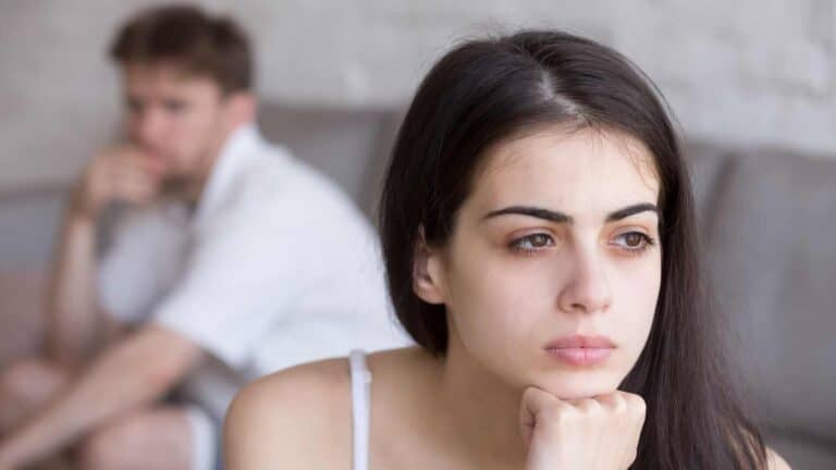12 Obvious Signs Your Wife Has Checked Out Emotionally