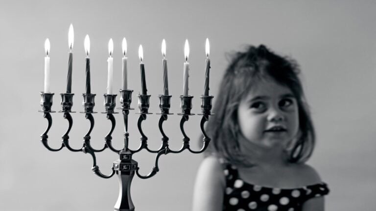 Hanukkah is a family holiday. rafaelbenari via 123rf.