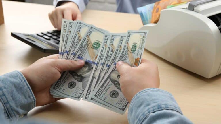 boring jobs paying $60 an hour that nobody seems to want