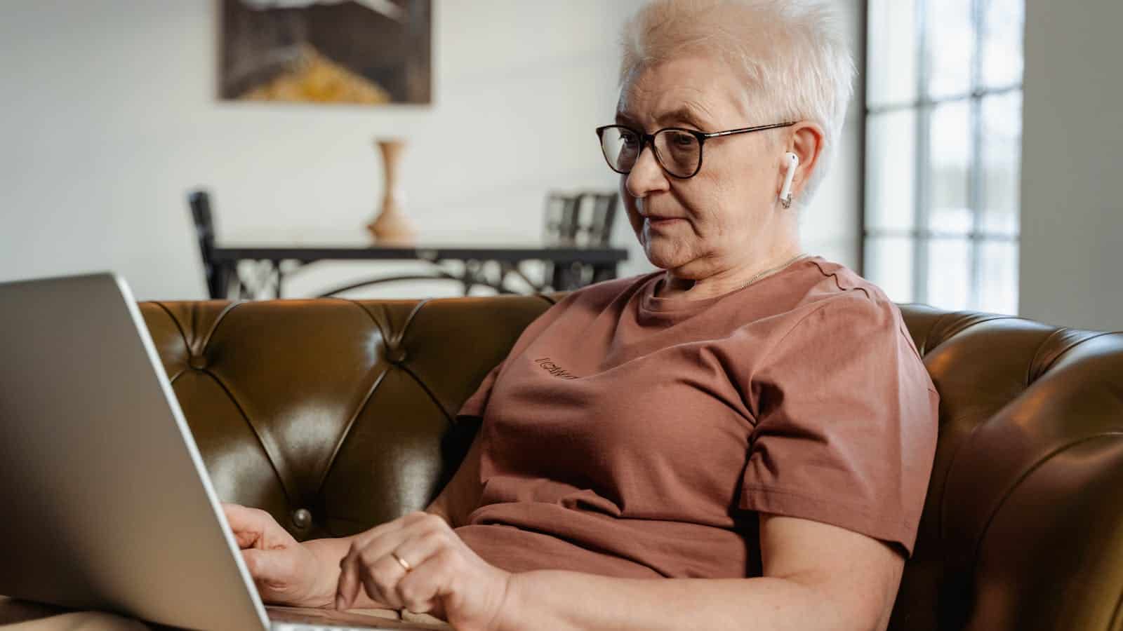 12 perfect remote gigs for seniors who want extra cash