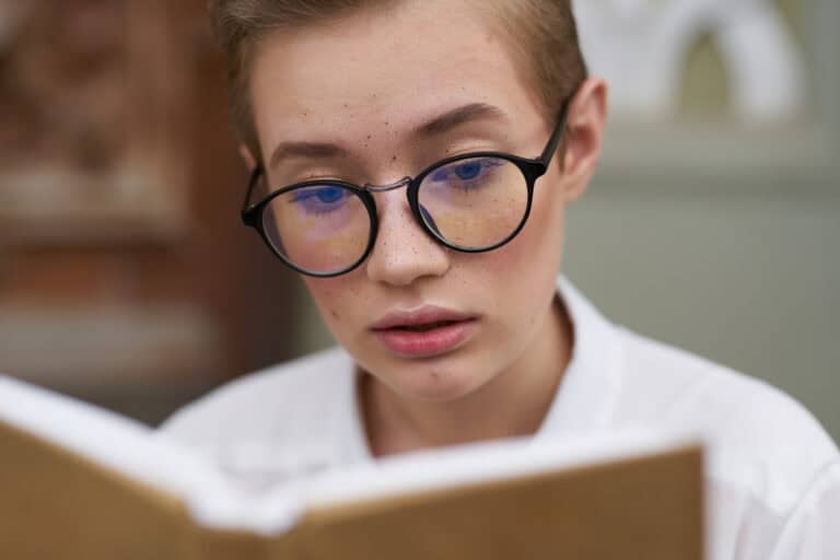 An insight into how colleges pretend students still know how to read