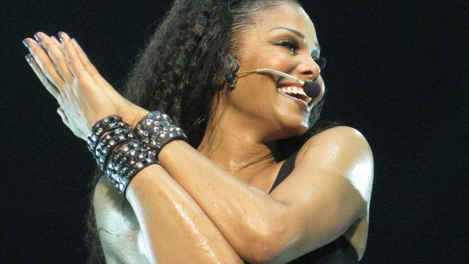 Janet_Jackson_-_Number_Ones_Tour_in_England. Creative Commons Attribution 2.0 Generic.