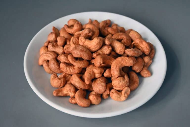 10 benefits of eating cashews regularly