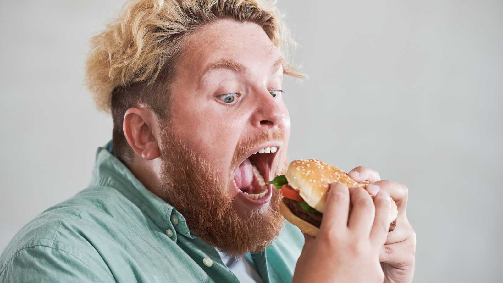 Clear signs she wants you to make a move