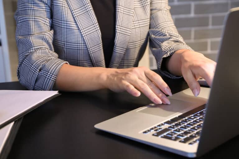 What Women Learned About Happiness That Isn’t True